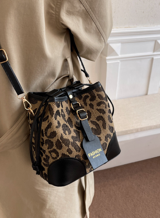 Leopard Printed Casual Ladies Bucket Bundled Bag for Women Cross-body Shoulder Bag 20 x 19 x 12cm