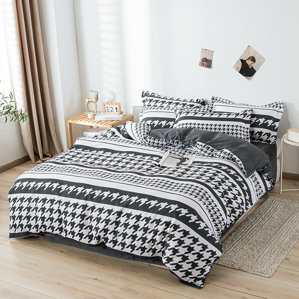 Four-piece bedding set microfiber soft quilt set with 1 quilt cover, 1 flat sheet and 2 pillowcases 1.8m bed（180*220cm）