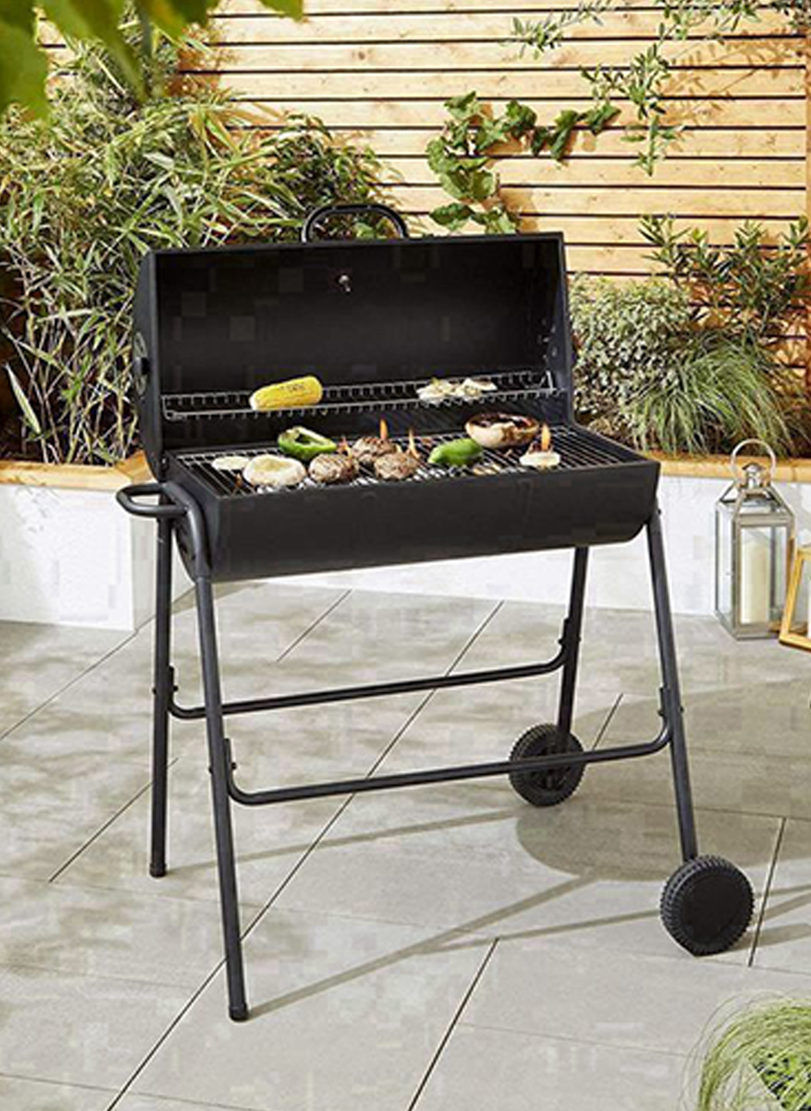 Portable American-Style Barbecue Grill with 2 Universal Wheels, Suitable for Outdoor Use, Courtyards, and Camping